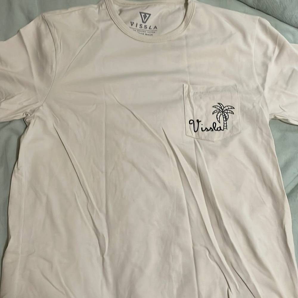 Brand new never worn Vissla graphic tee